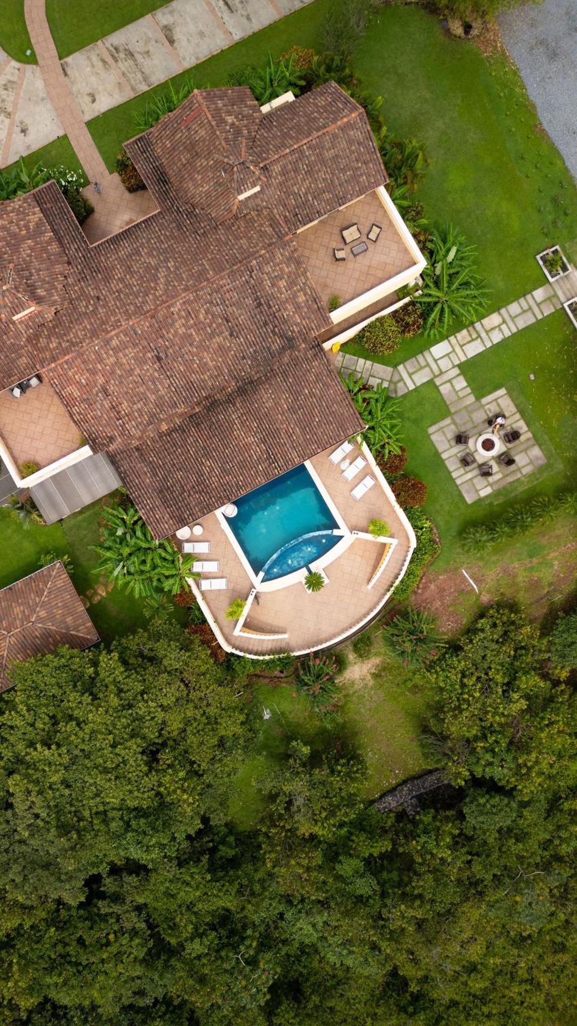El Regalo Resort ボカ・チカ エクステリア 写真